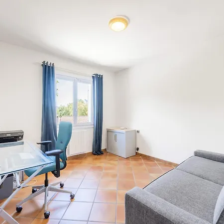 De 180 M2 Avec Piscine A Saint-raphael Pour 10 Personnes וילה