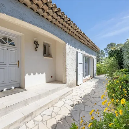 De 180 M2 Avec Piscine A Saint-raphael Pour 10 Personnes וילה